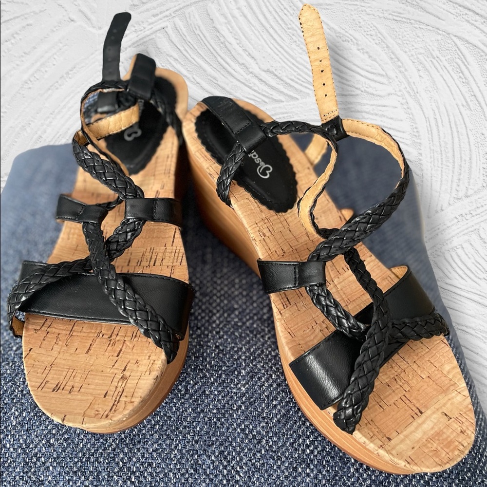 Ladies BareTraps sandals size 7.5